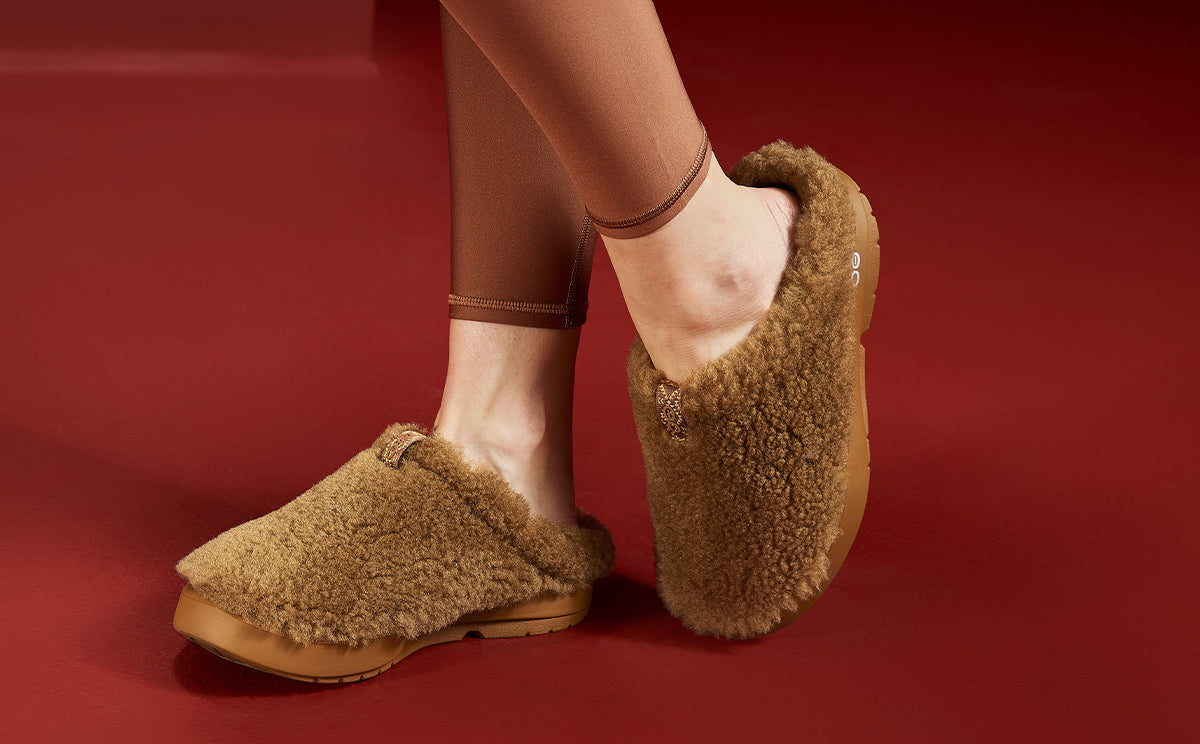 Women's OOcoozie Sherpa Mule - Café Spice - Image 8